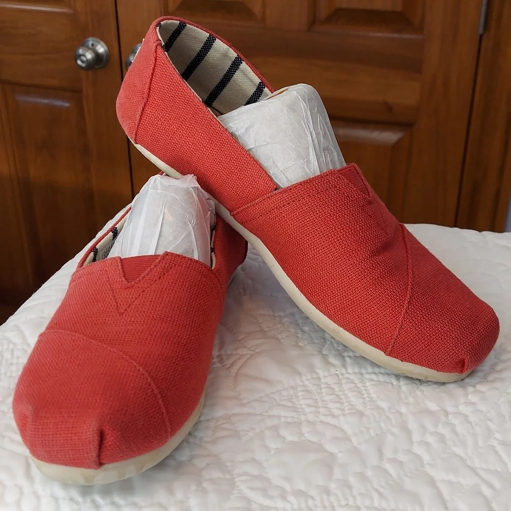 Toms Women's Canvas Slip-On Flats in Red, Size 8Wide